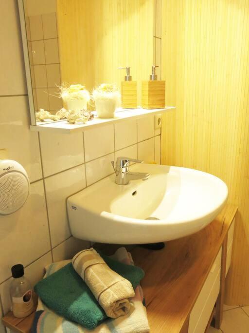 Stuckverzierte, Zentrumsnahe Wohnung Im Sueden Leipzig Extérieur photo