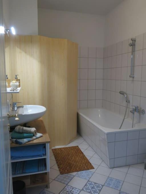 Stuckverzierte, Zentrumsnahe Wohnung Im Sueden Leipzig Extérieur photo